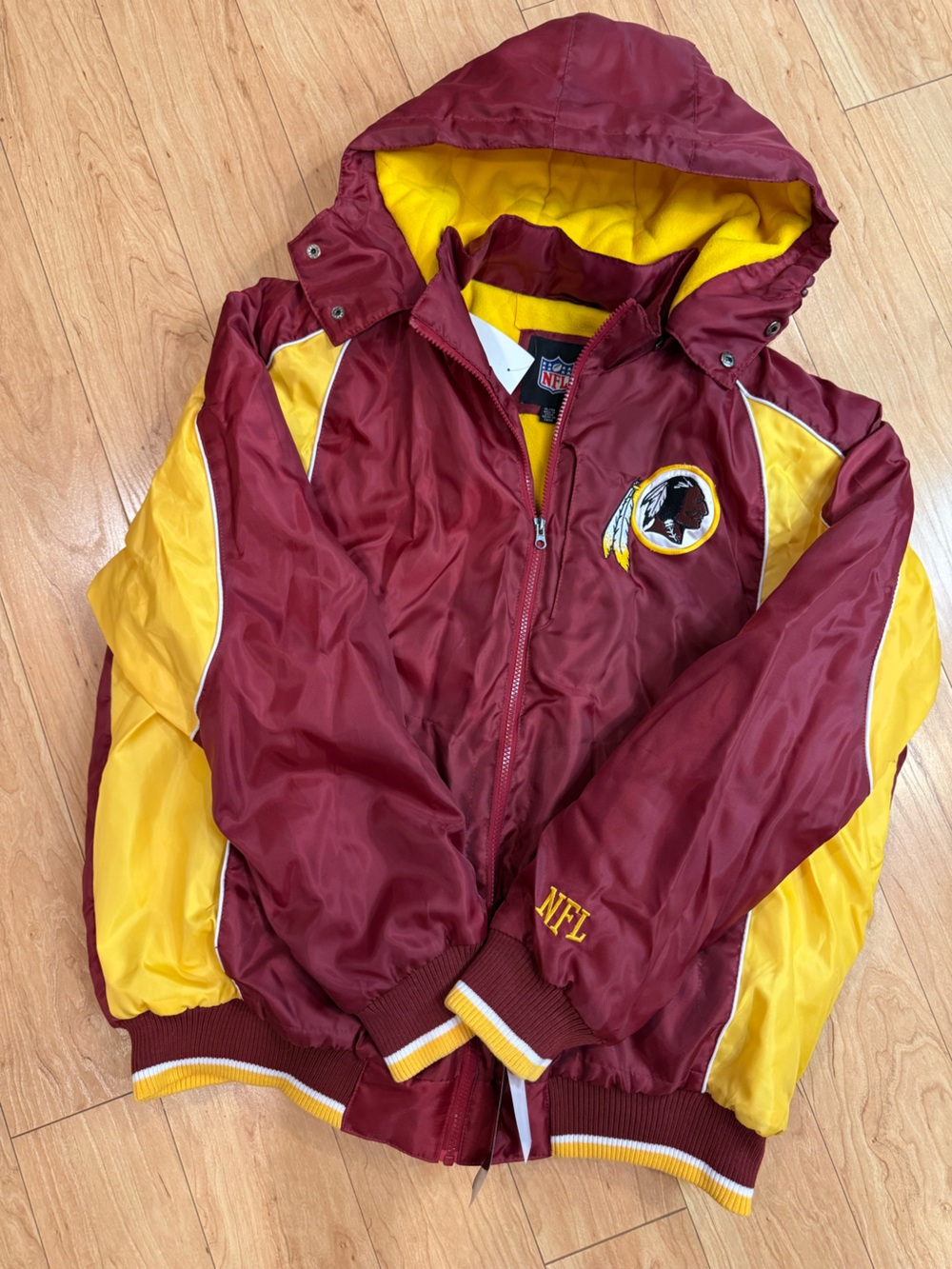 Washington Redskins NFL Hooded Jacket Men XL NWT Burgundy Yellow Vintage
